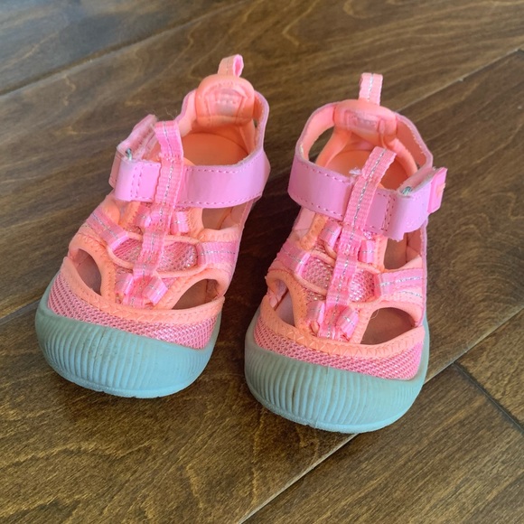 Oshkosh toddler water shoes - Picture 3 of 5